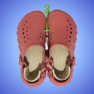 CROCS Echo Clogs Women 9 Strawberry Wine NWT